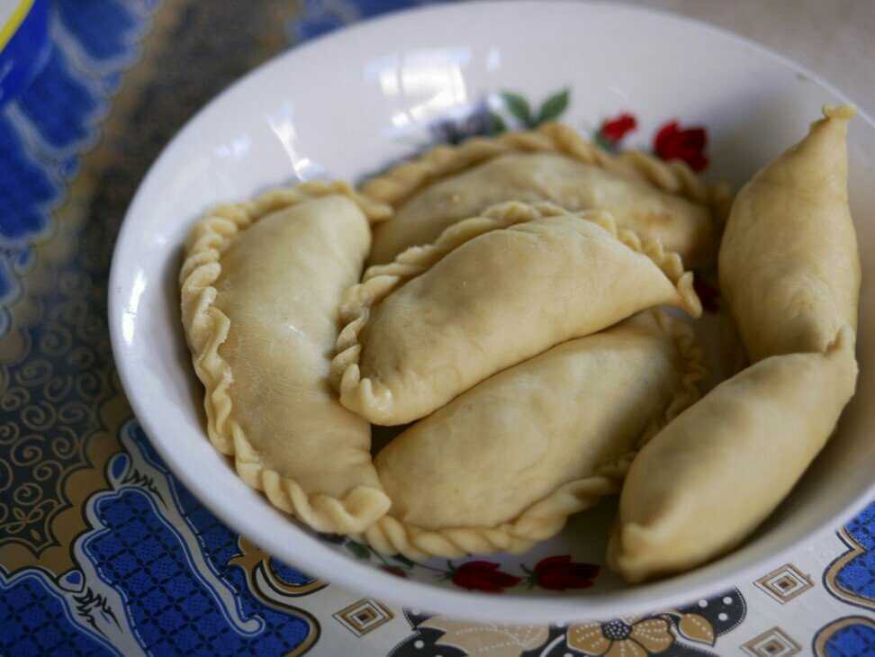 Curry puffs and how a Portuguese snack arrived in Southeast Asia withinside the 1500s and have become successful throughout the vicinity